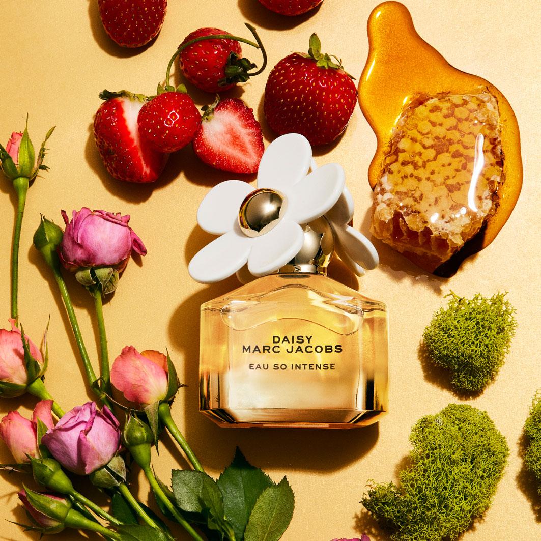 Marc jacobs yellow daisy online